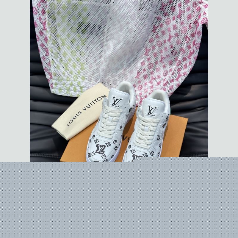 l**is V*t*n sneakers